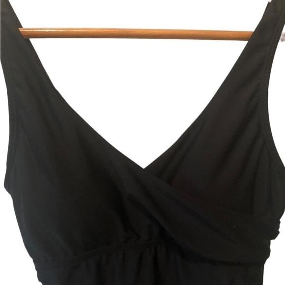 Jones New York Essential Solid Drape Twist One Piece Swimsuit Size M Black - Picture 2 of 6
